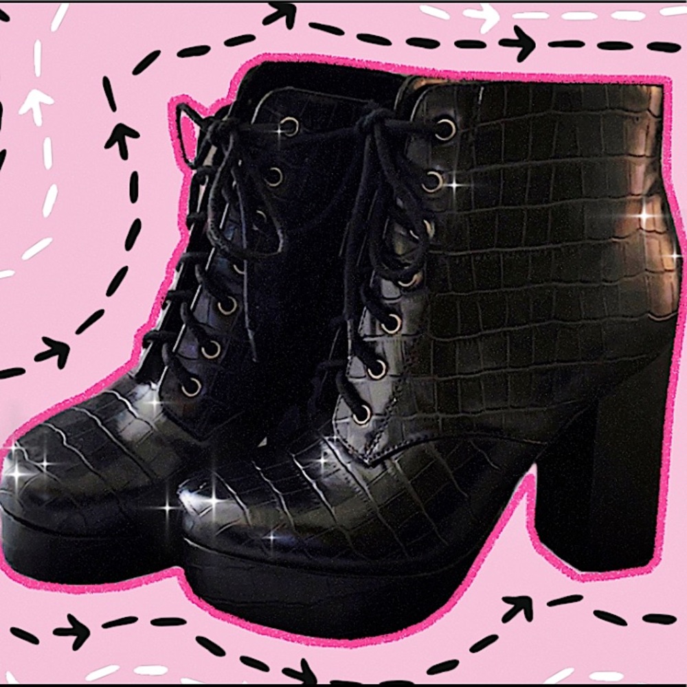 •Brand New •Black •Snakeskin •Heeled Boots